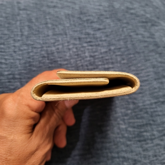 LOUIS VUITTON Damier Azur Multicles 6 Key Holder - Picture 4 of 7